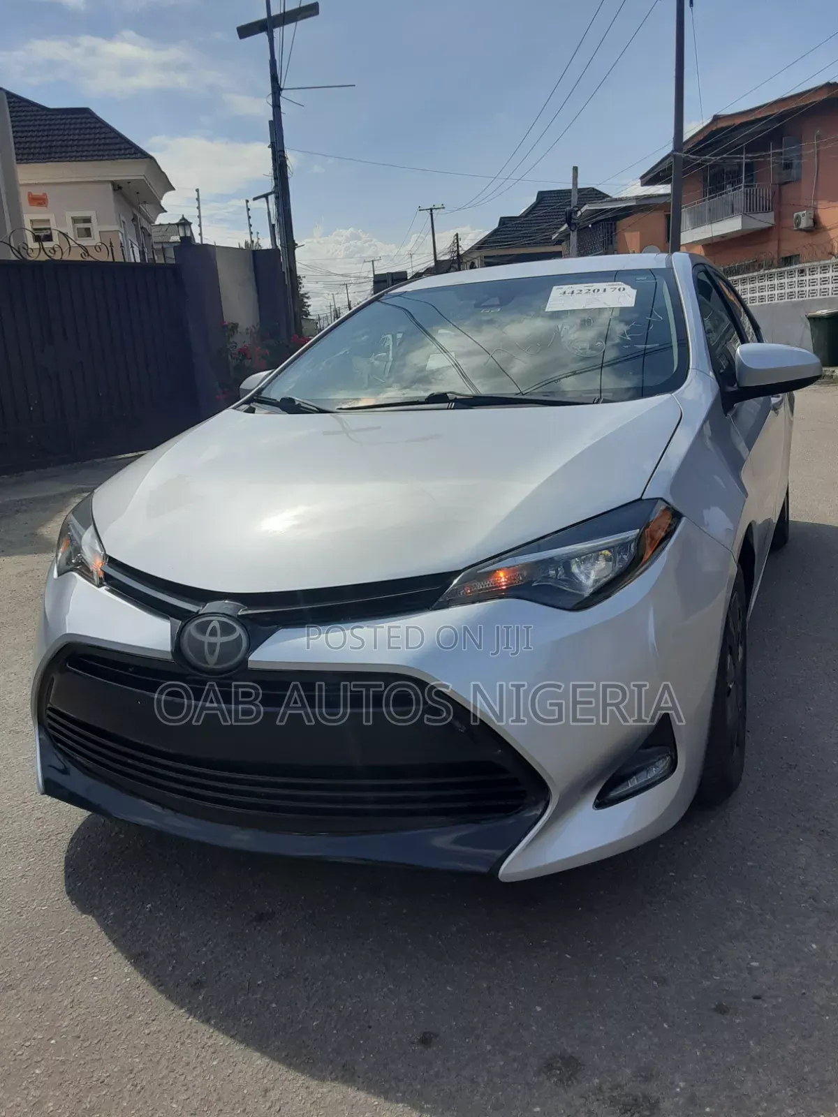 Toyota Corolla SE (1.8L 4cyl 2A) 2018 Silver