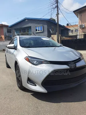 Toyota Corolla SE (1.8L 4cyl 2A) 2018 Silver