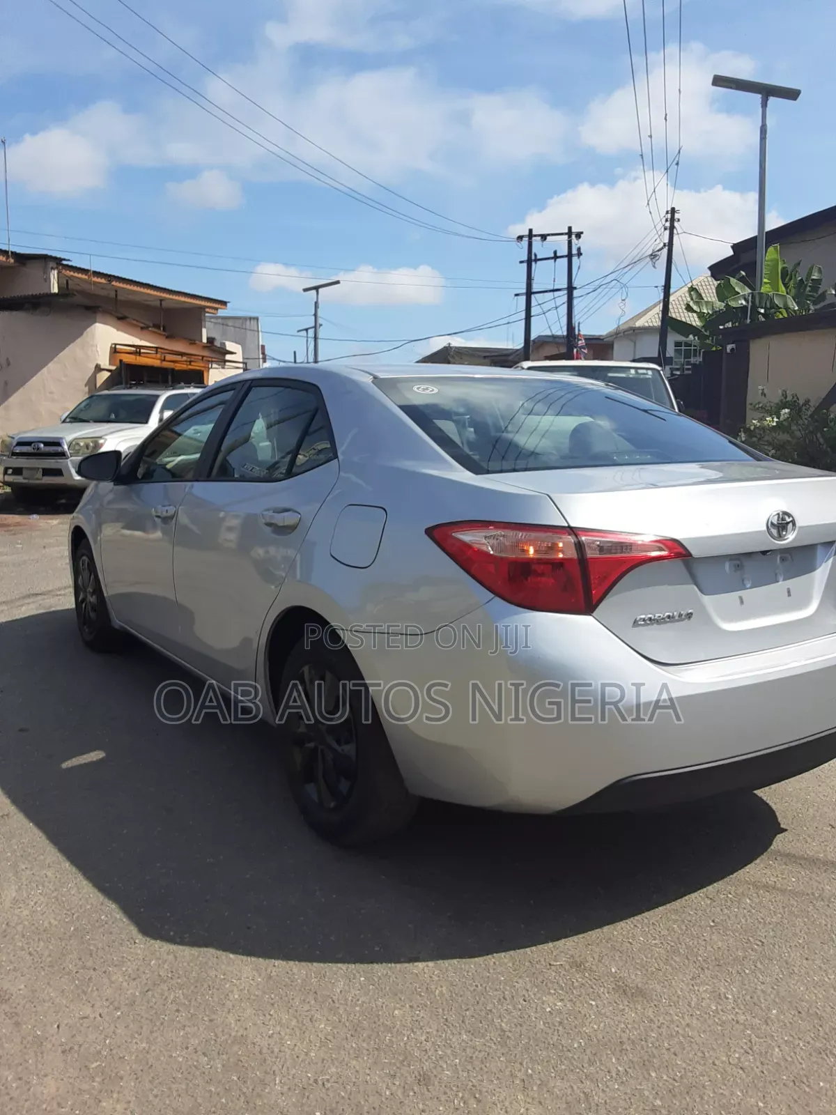 Toyota Corolla SE (1.8L 4cyl 2A) 2018 Silver