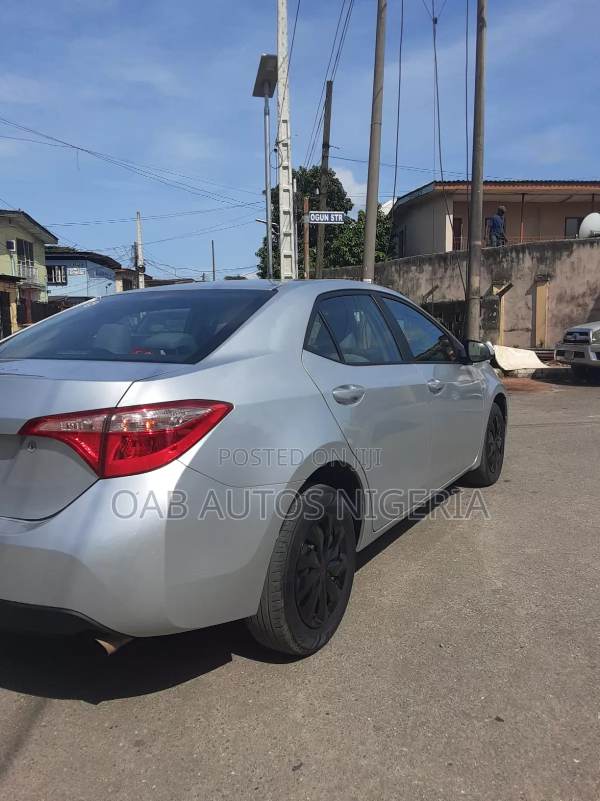 Toyota Corolla SE (1.8L 4cyl 2A) 2018 Silver