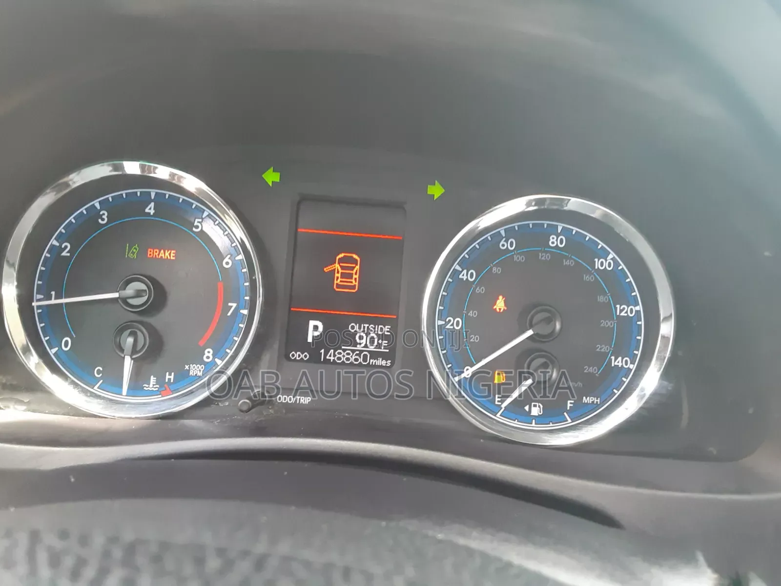 Toyota Corolla SE (1.8L 4cyl 2A) 2018 Silver