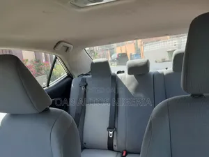 Toyota Corolla SE (1.8L 4cyl 2A) 2018 Silver