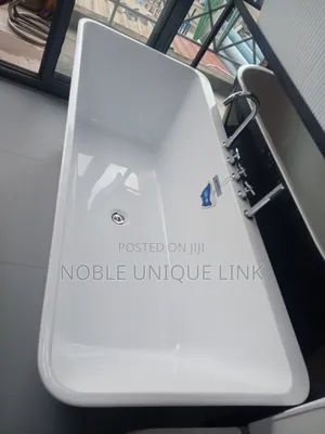Executive Bathtub With Mixer