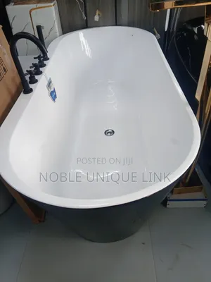 Executive Bathtub With Mixer