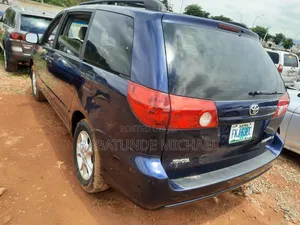 Toyota Sienna 2006 Blue