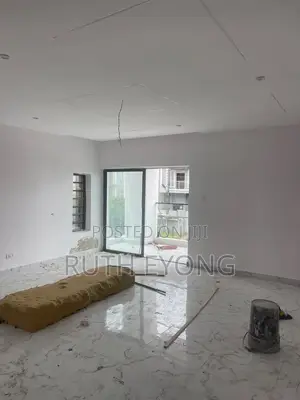 3bdrm Apartment in Chevron for rent