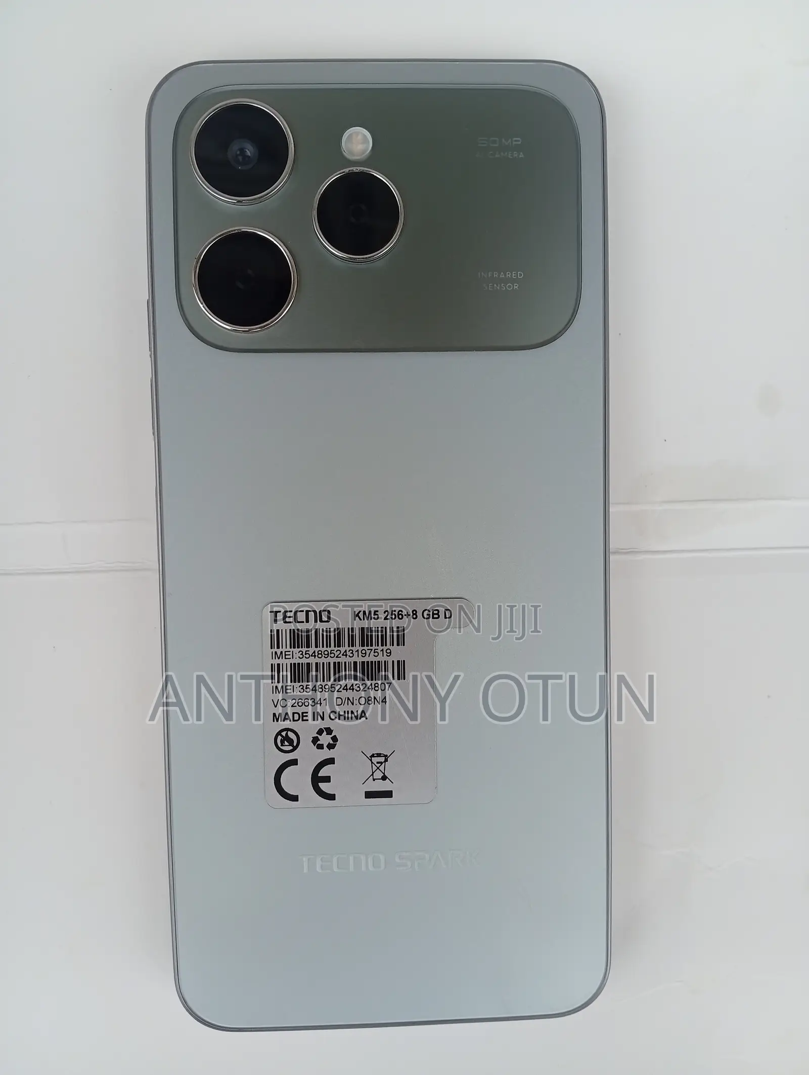 Tecno Spark 40 256 GB Silver