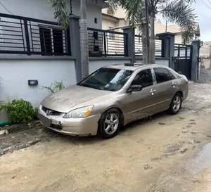 Honda Accord 2004 Gold