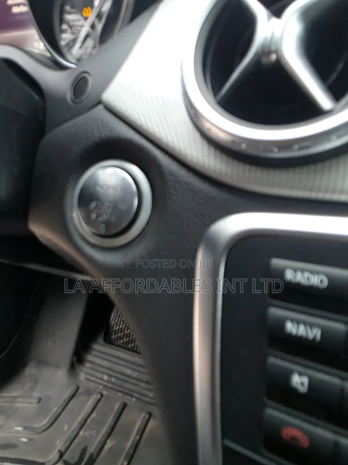 Mercedes-Benz GLA 250 2015 Red