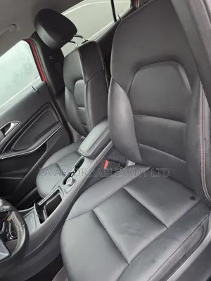 Mercedes-Benz GLA 250 2015 Red
