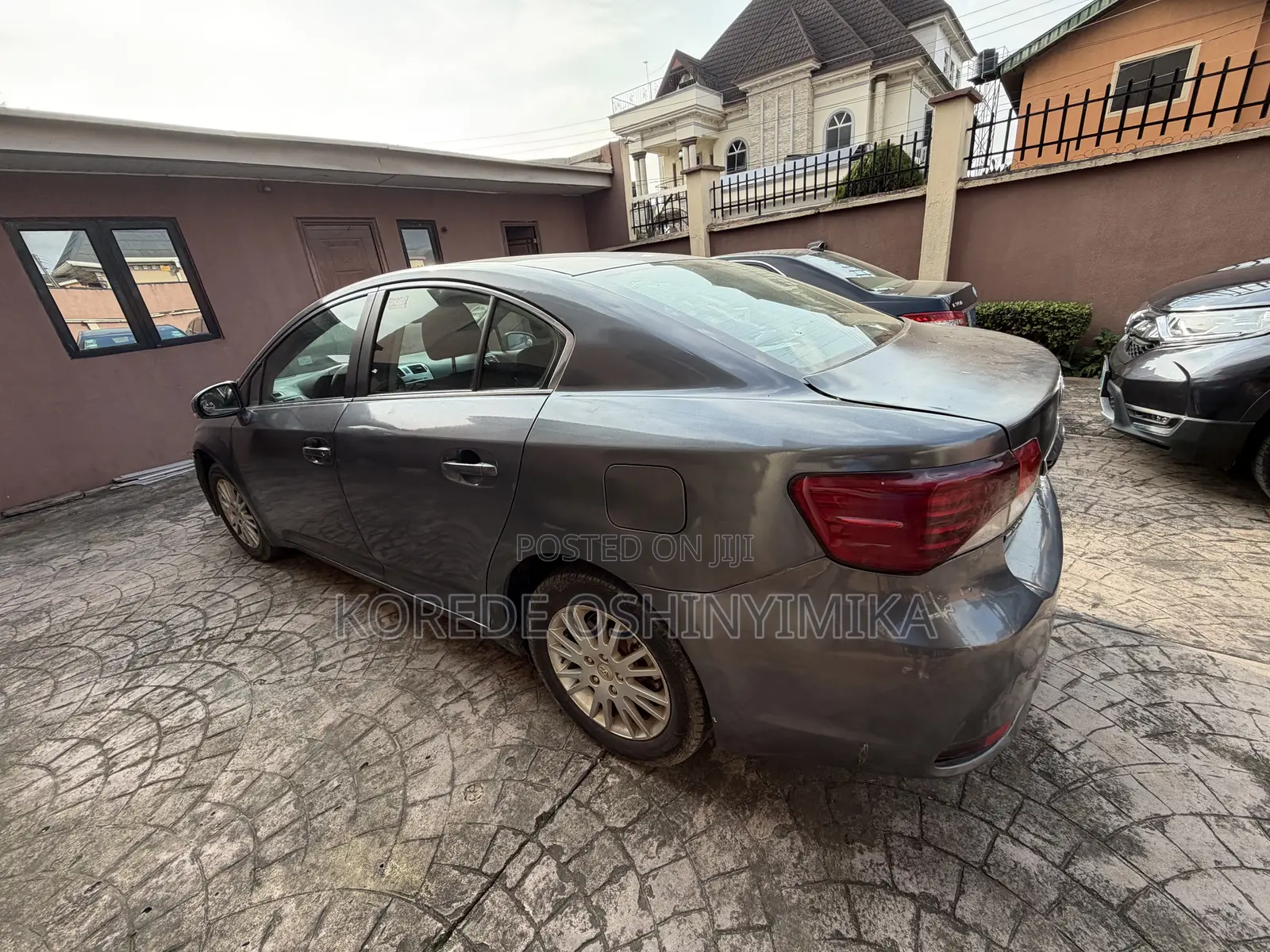 Toyota Avensis 2.0 Advanced Automatic 2012 Gray
