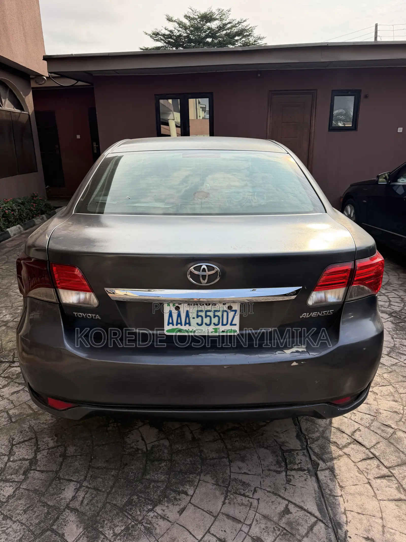 Toyota Avensis 2.0 Advanced Automatic 2012 Gray