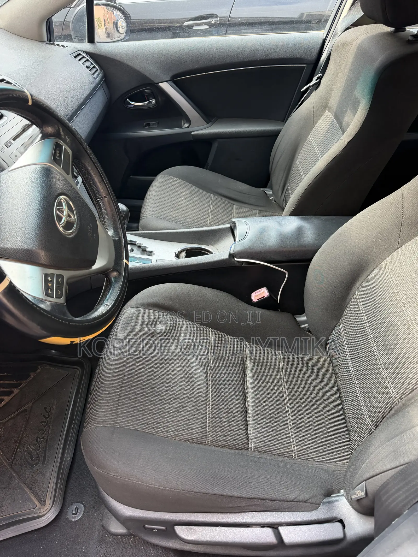 Toyota Avensis 2.0 Advanced Automatic 2012 Gray