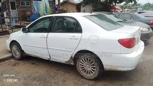 Toyota Corolla 2004 White