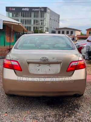 Toyota Camry 2008 Gold