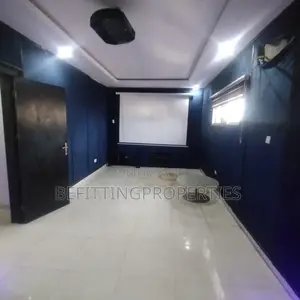 6bdrm Mansion in Lekki for sale