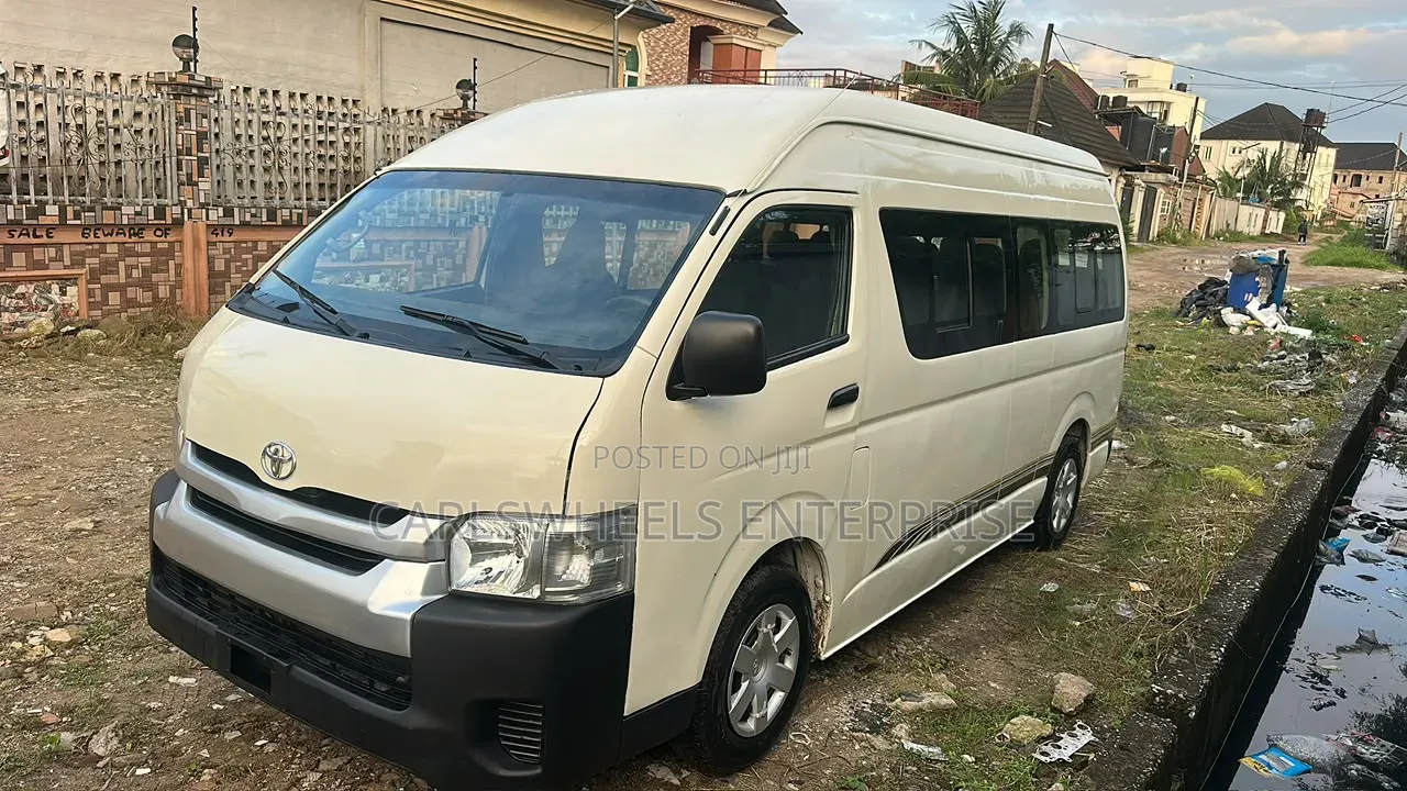 Toyota HiAce 2015 White