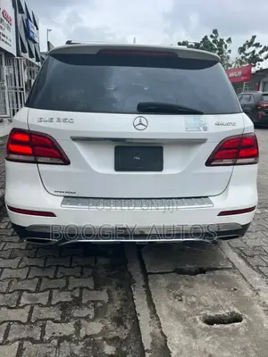 Mercedes-Benz GLE-Class 2016 White