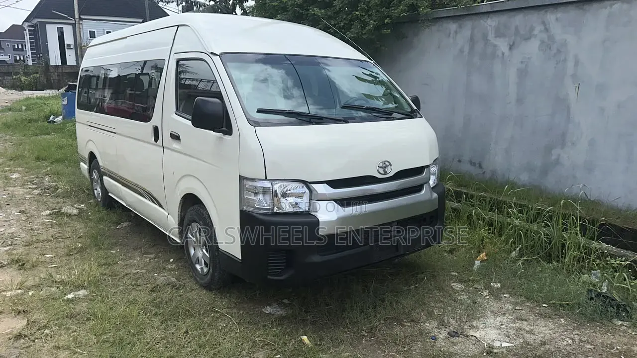 Toyota HiAce 2015 White