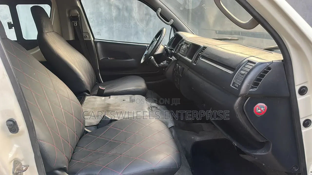 Toyota HiAce 2015 White