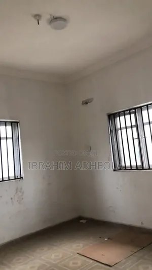 Mini Flat in Akowonjo for rent