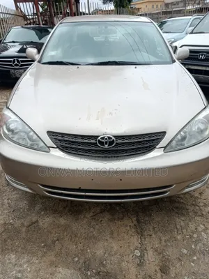 Toyota Camry LE V6 4dr Sedan (3.0L 6cyl 5A) 2004 Gold