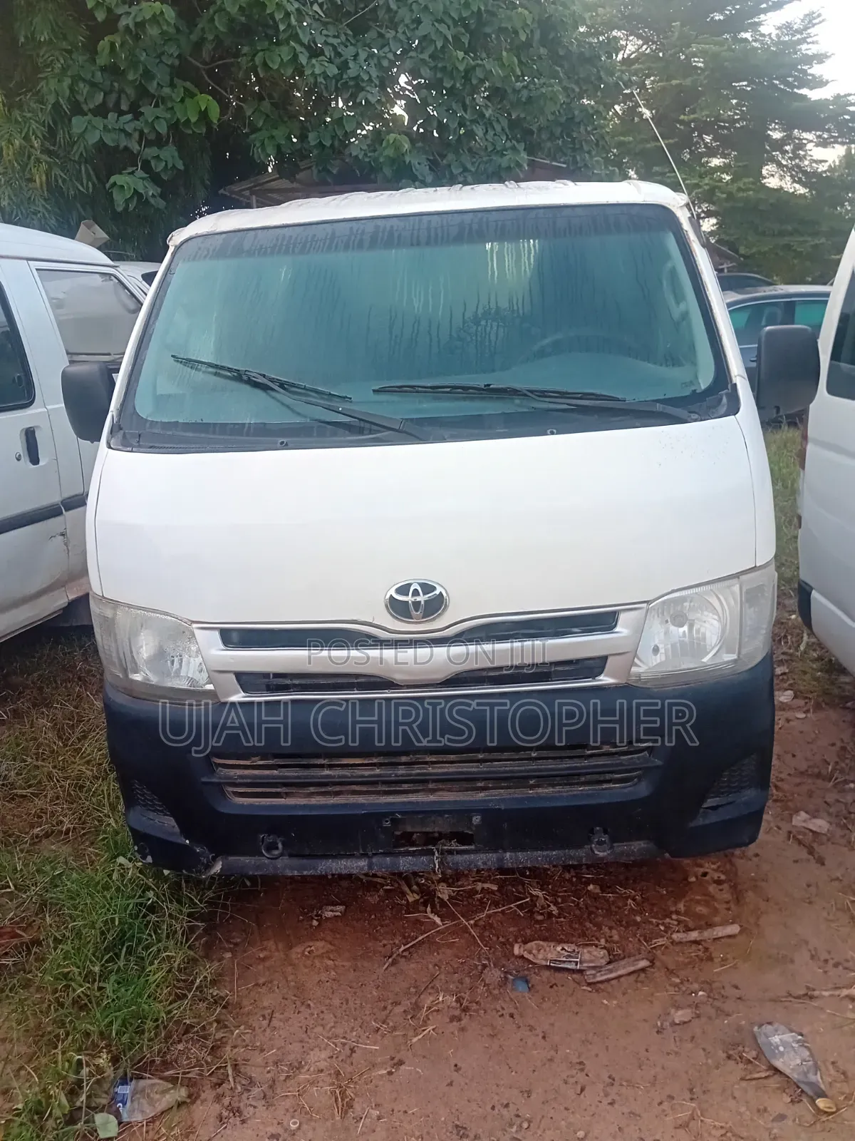 Toyota HiAce 2013 White