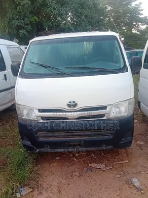 Toyota HiAce 2013 White