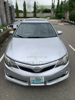 Toyota Camry XLE 4dr Sedan (2.5L 4cyl 6A) 2013 Silver