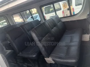 Toyota HiAce 2013 White