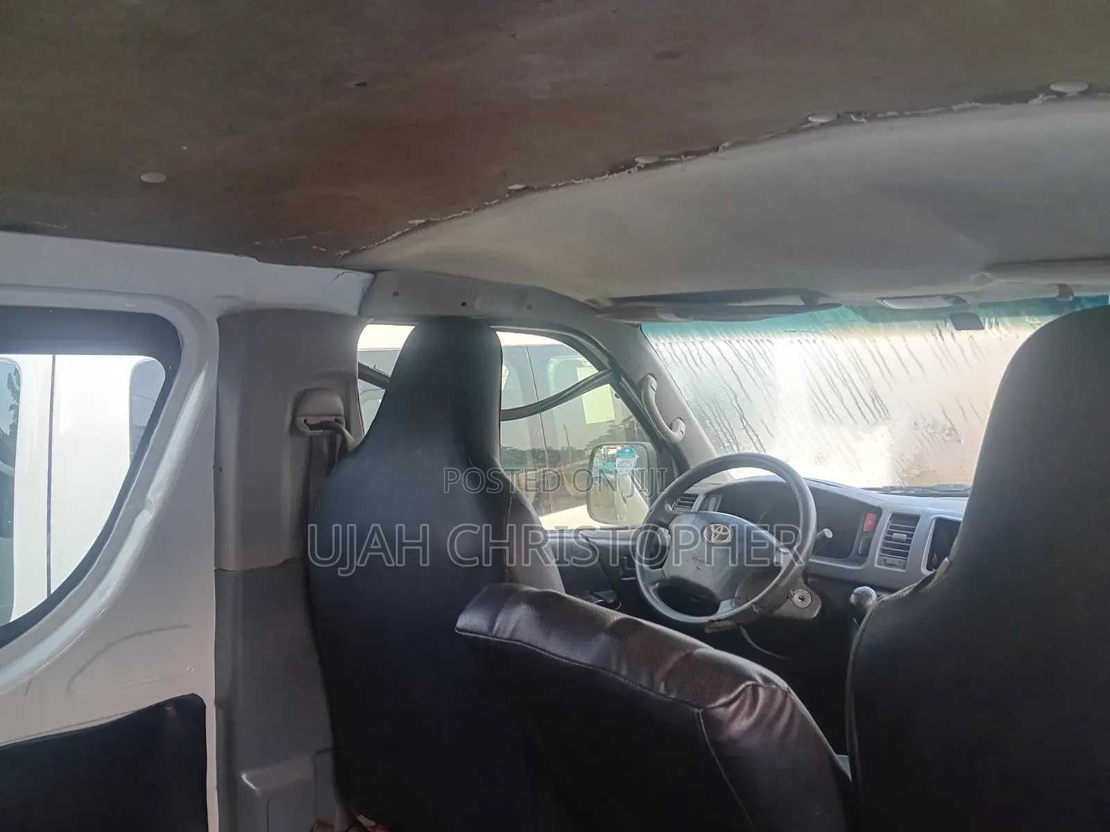 Toyota HiAce 2013 White