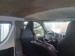 Toyota HiAce 2013 White