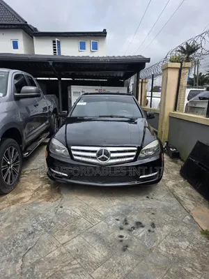 Mercedes-Benz C300 Luxury 4Matic Sedan AWD (3.0L 6cyl 7A) 2011 Black