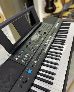 Yamaha PSR-E483