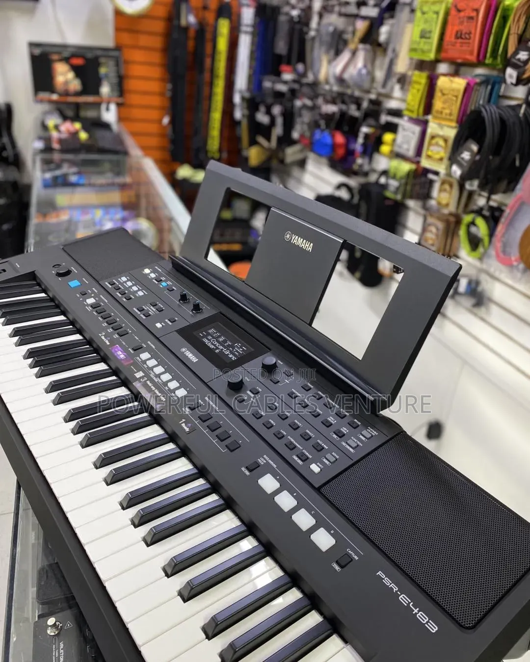 Yamaha PSR-E483