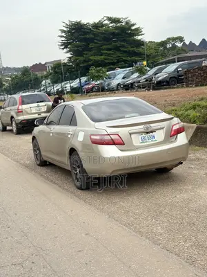 Toyota Camry LE 4dr Sedan (2.4L 4cyl 5A) 2008 Gold