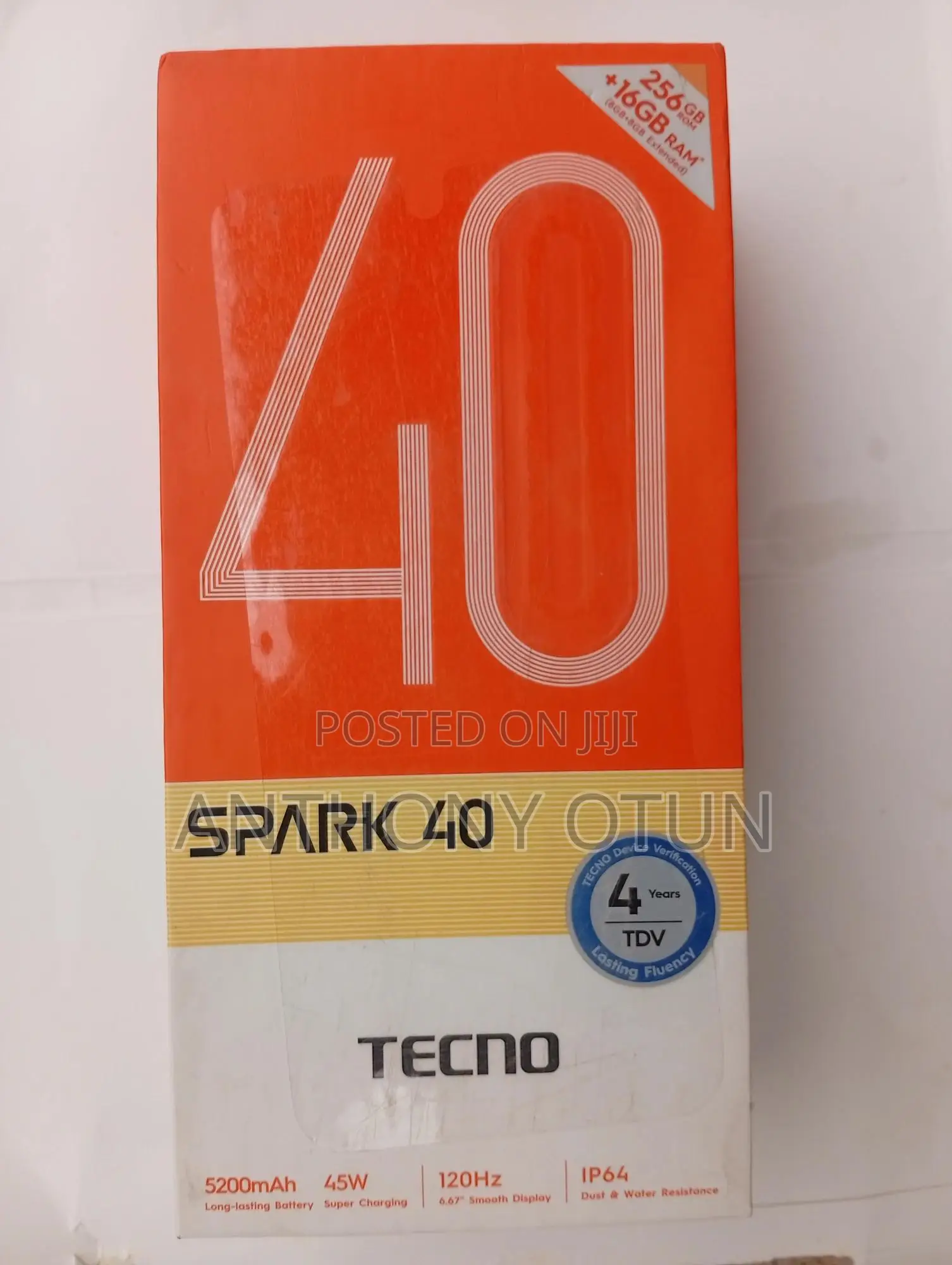 Tecno Spark 40 256 GB Silver