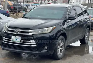Toyota Highlander XLE 4dr SUV (3.5L 6cyl 6A) 2015 Black