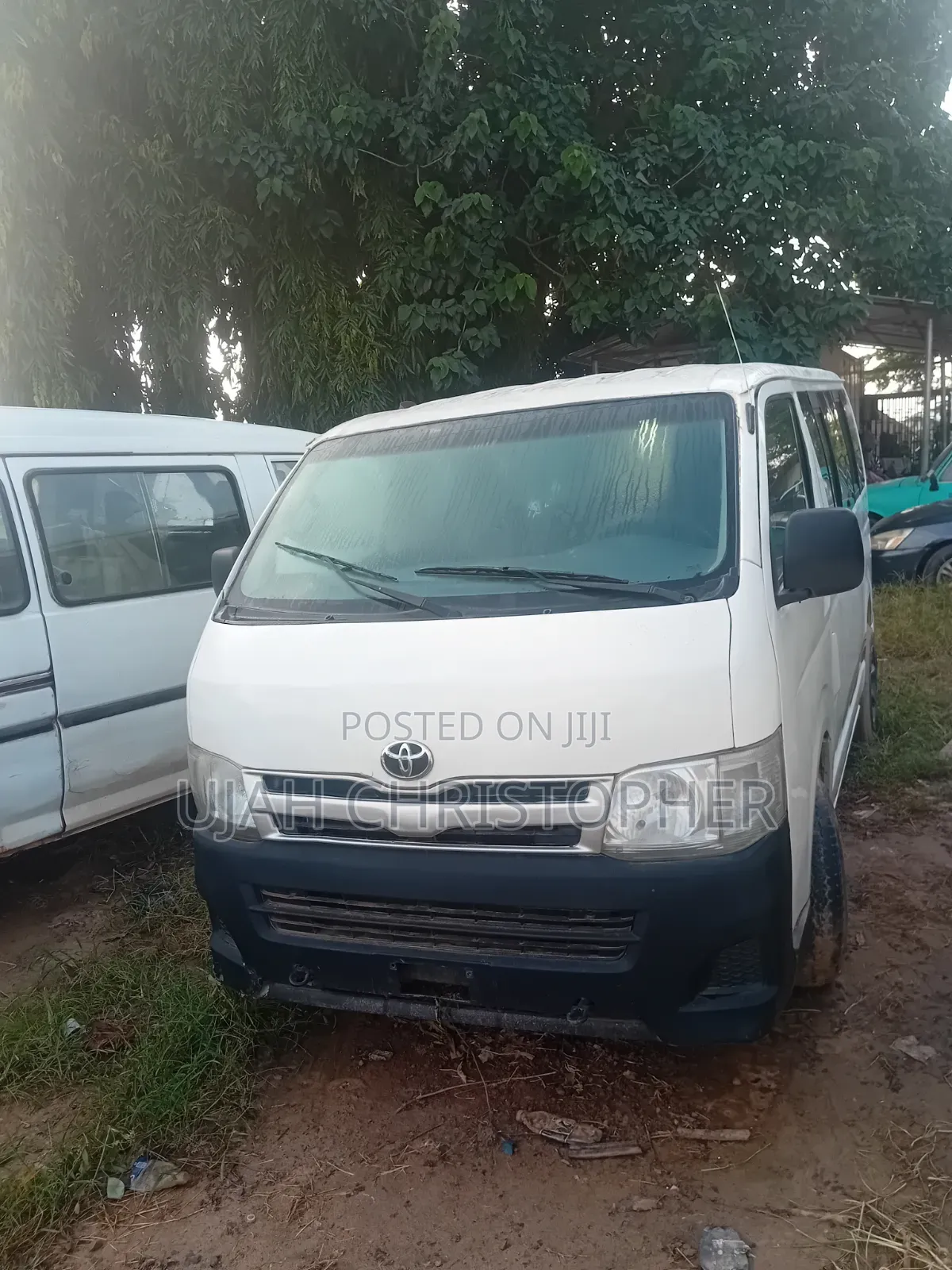 Toyota HiAce 2013 White