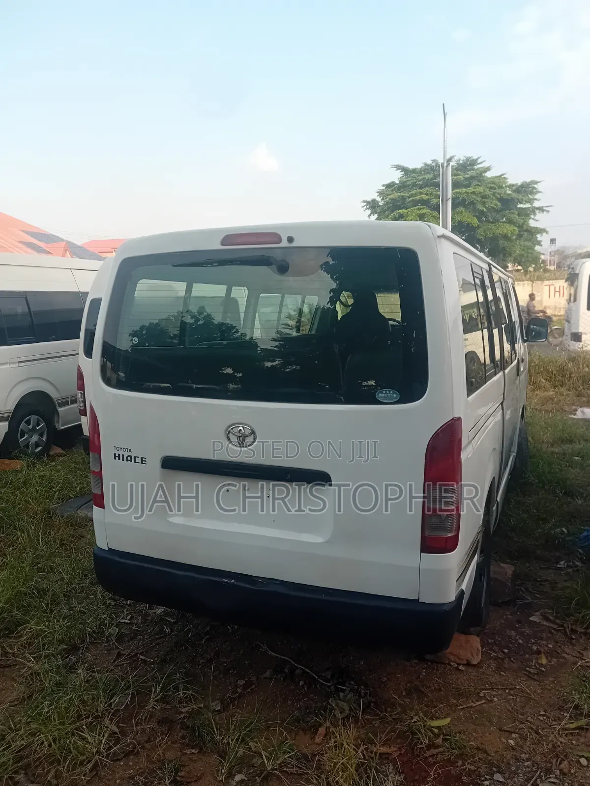 Toyota HiAce 2013 White