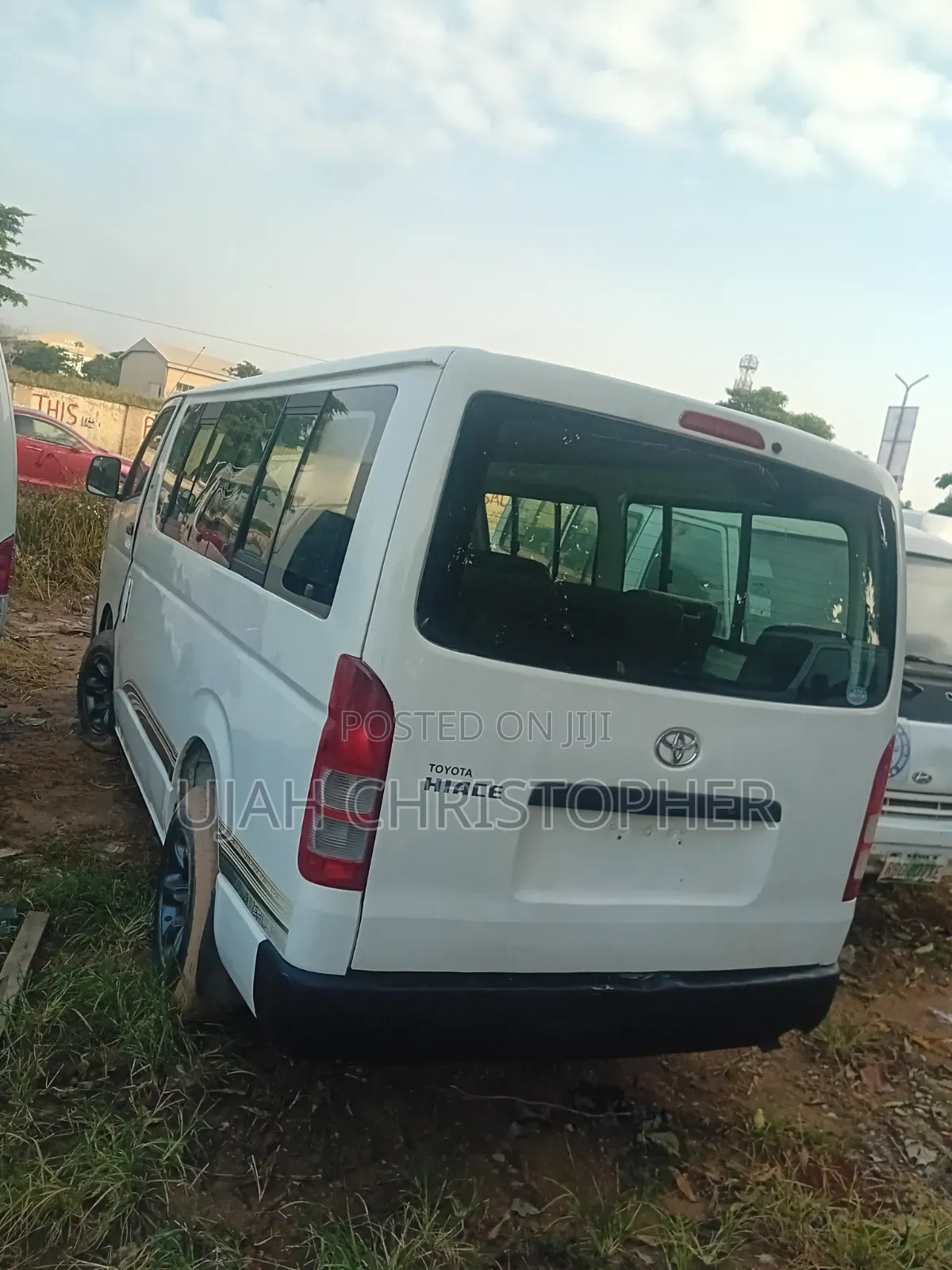 Toyota HiAce 2013 White