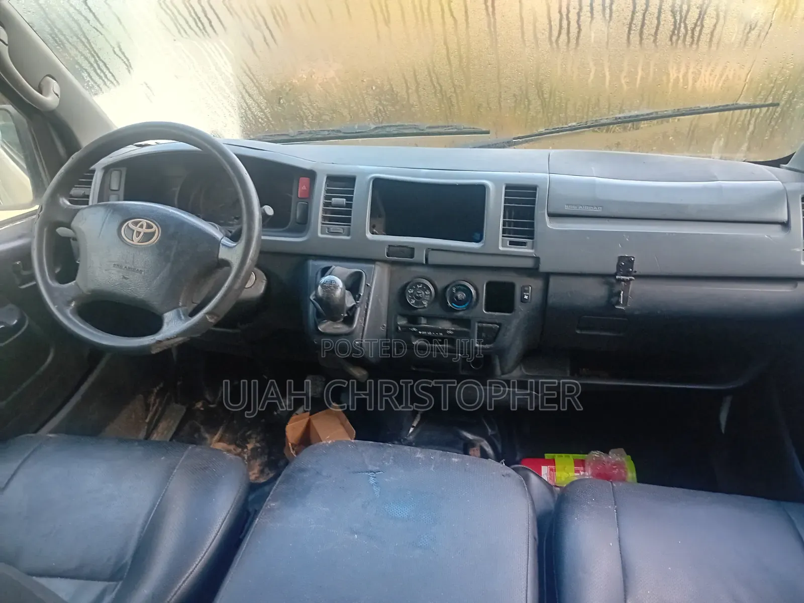 Toyota HiAce 2013 White