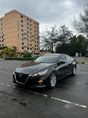 Nissan Altima 2021 Black