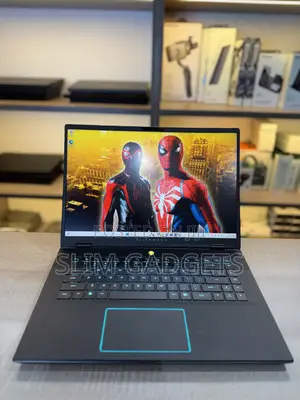 Laptop Alienware M16 R2 16GB Intel Core Ultra 7 SSD 1T