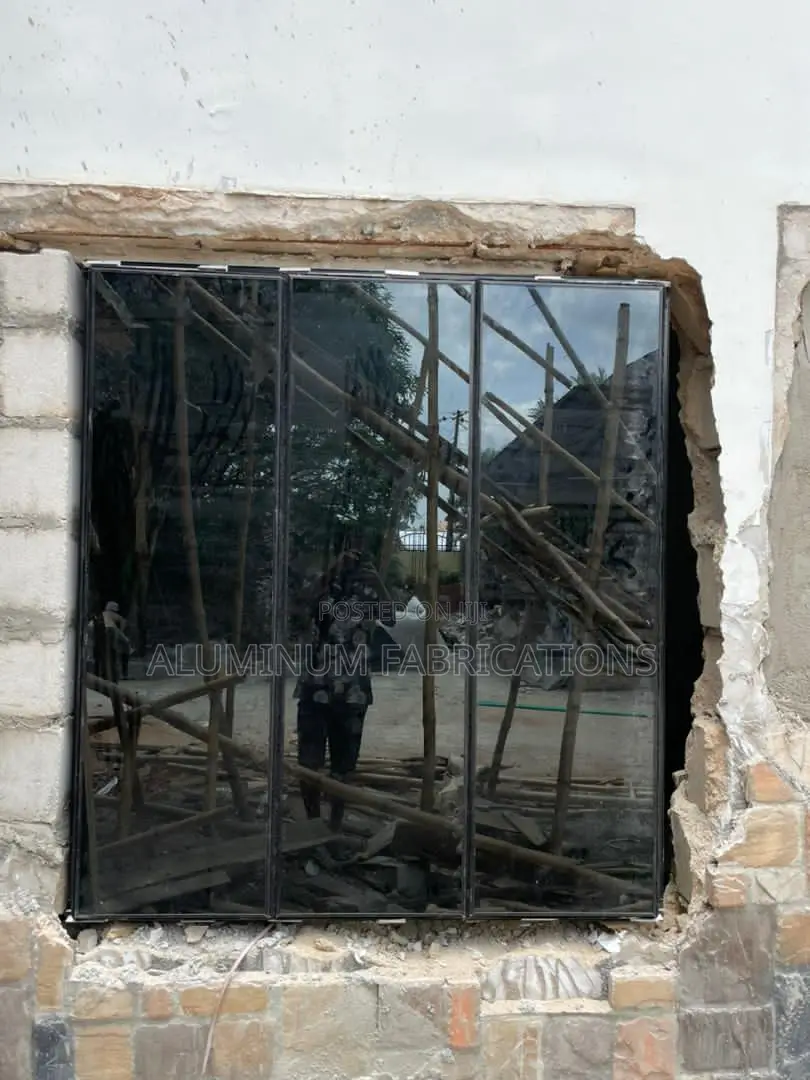 Frameless Window