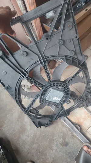 Complete Radiator Fan Camry 2018