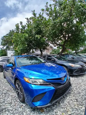 Toyota Camry SE (2.5L 4cyl 8A) 2019 Blue