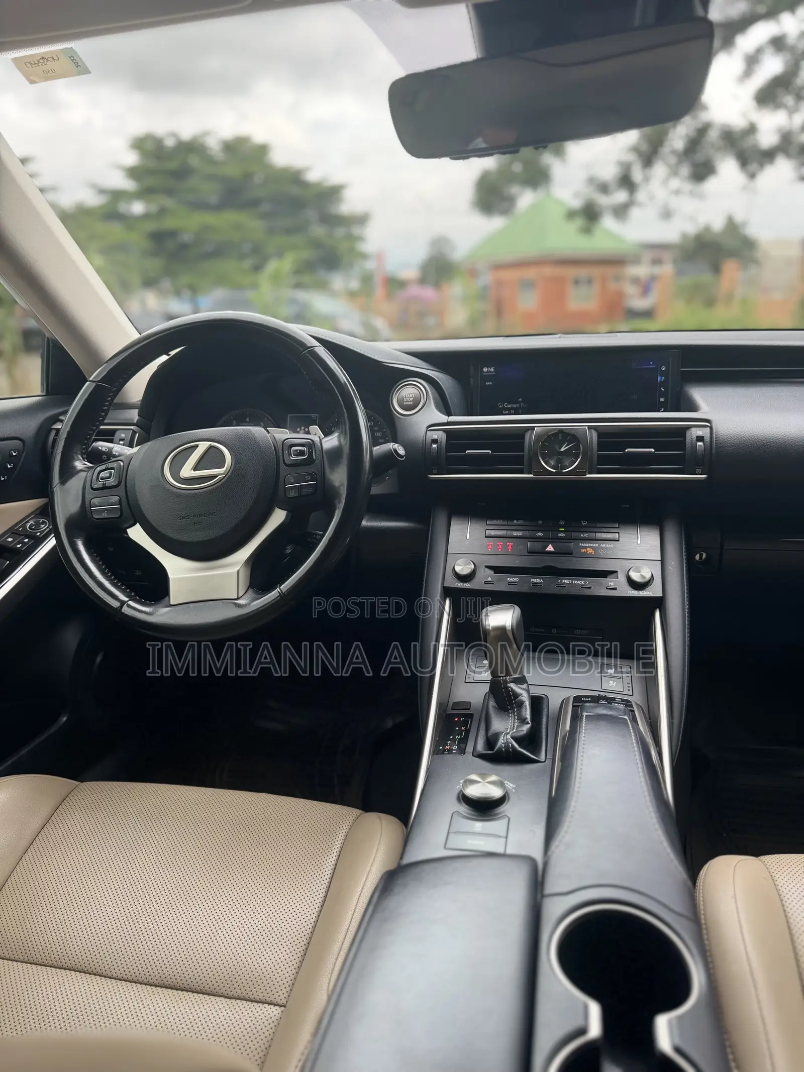 Lexus IS 300 AWD 2018 White