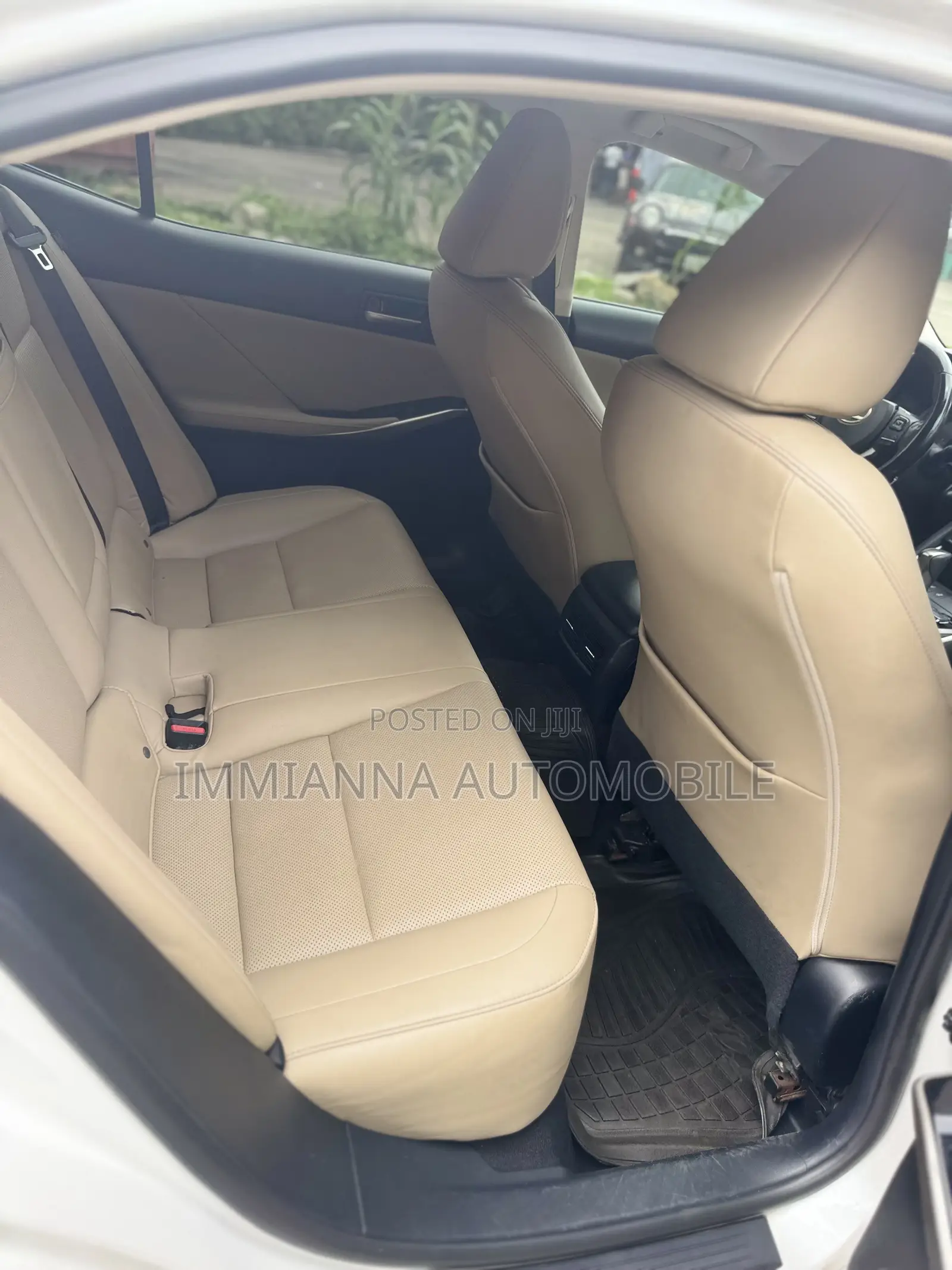 Lexus IS 300 AWD 2018 White