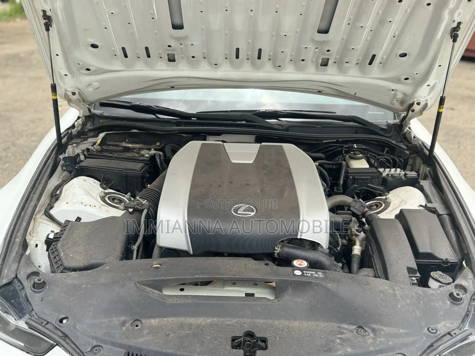 Lexus IS 300 AWD 2018 White